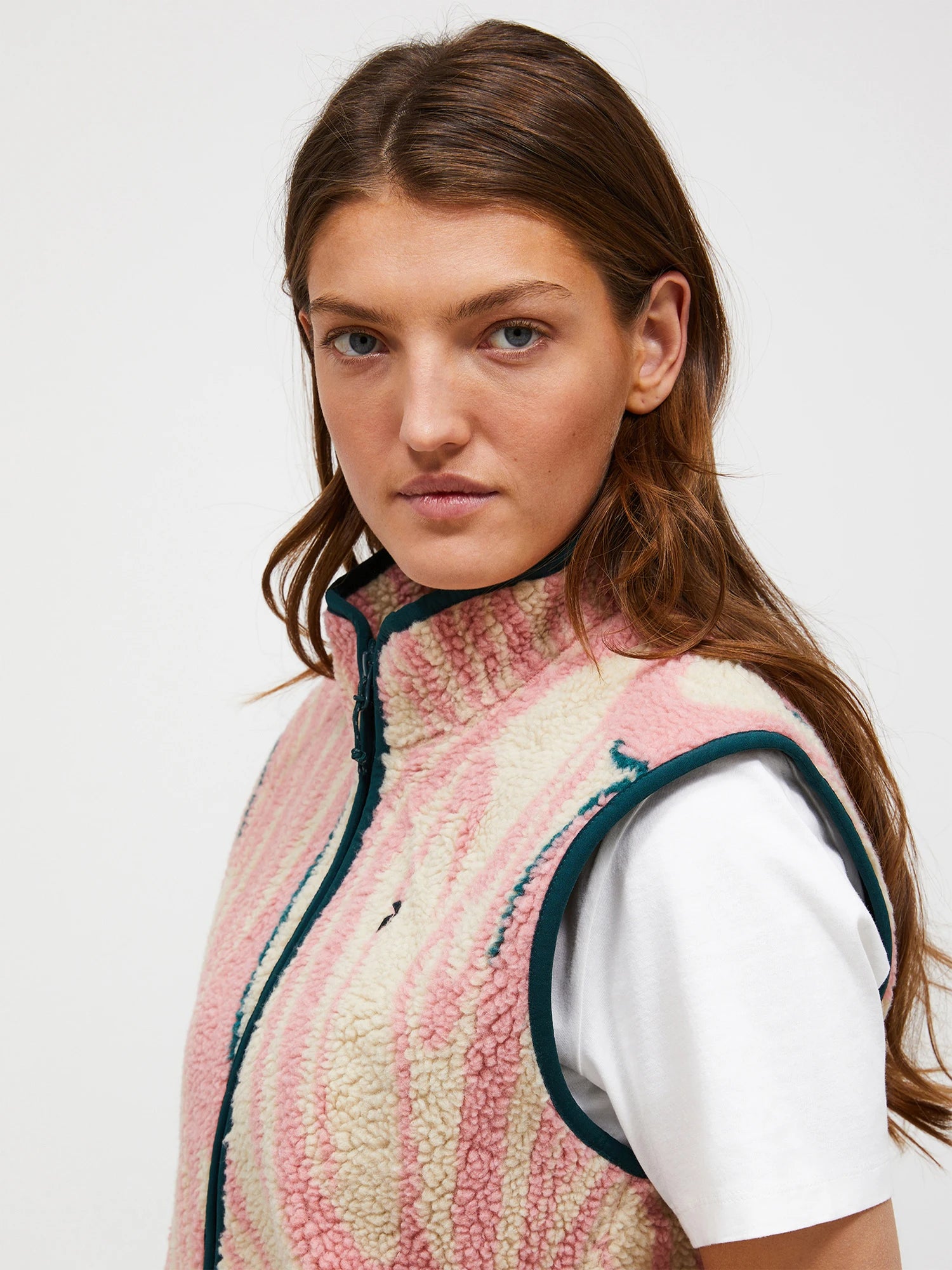 Graphic Pile Vest Wmn