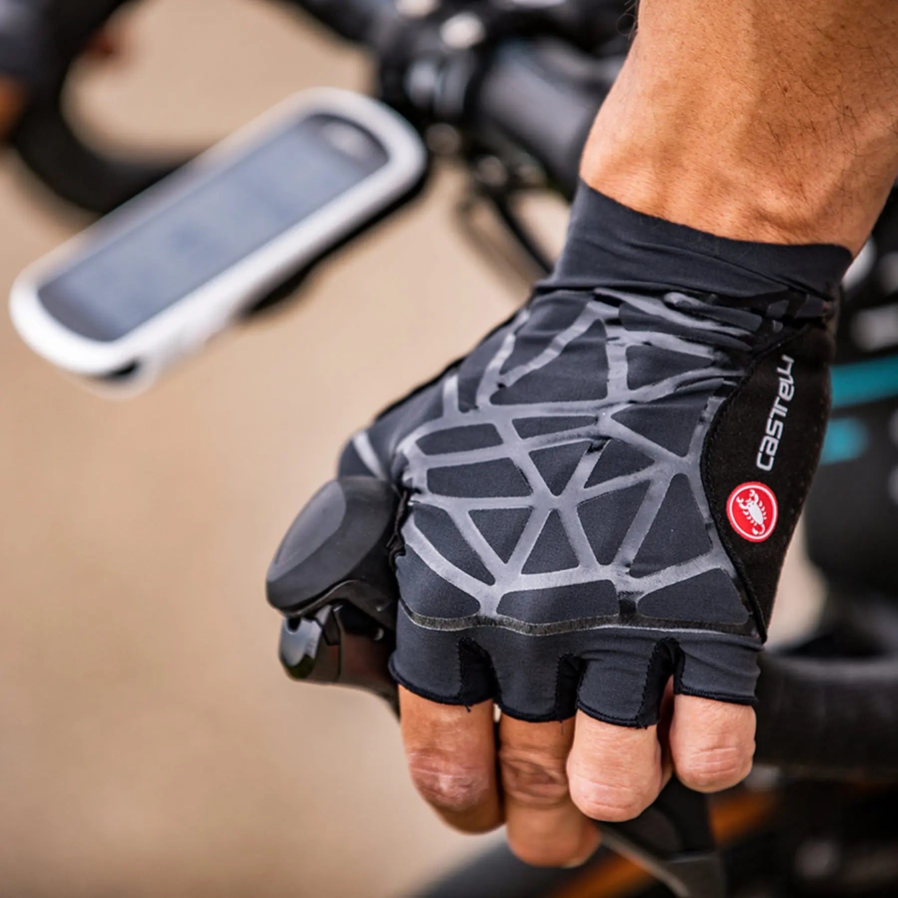 Icon race glove